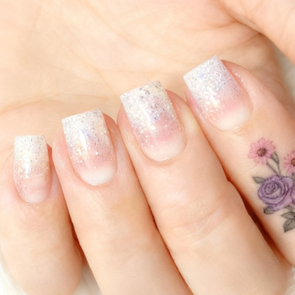 Nail Art Natural Pink - أظافر صناعية قصيرة لامعة مع ملصقات