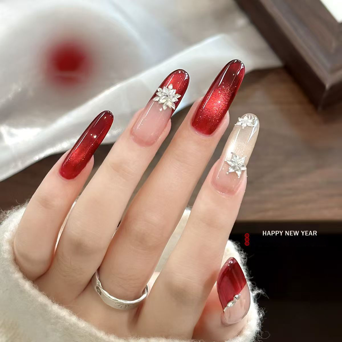 طلاء أظافر أحمر صلب بـ 9 ألوان - مراجعة Nail Art Red Cherry وسعره