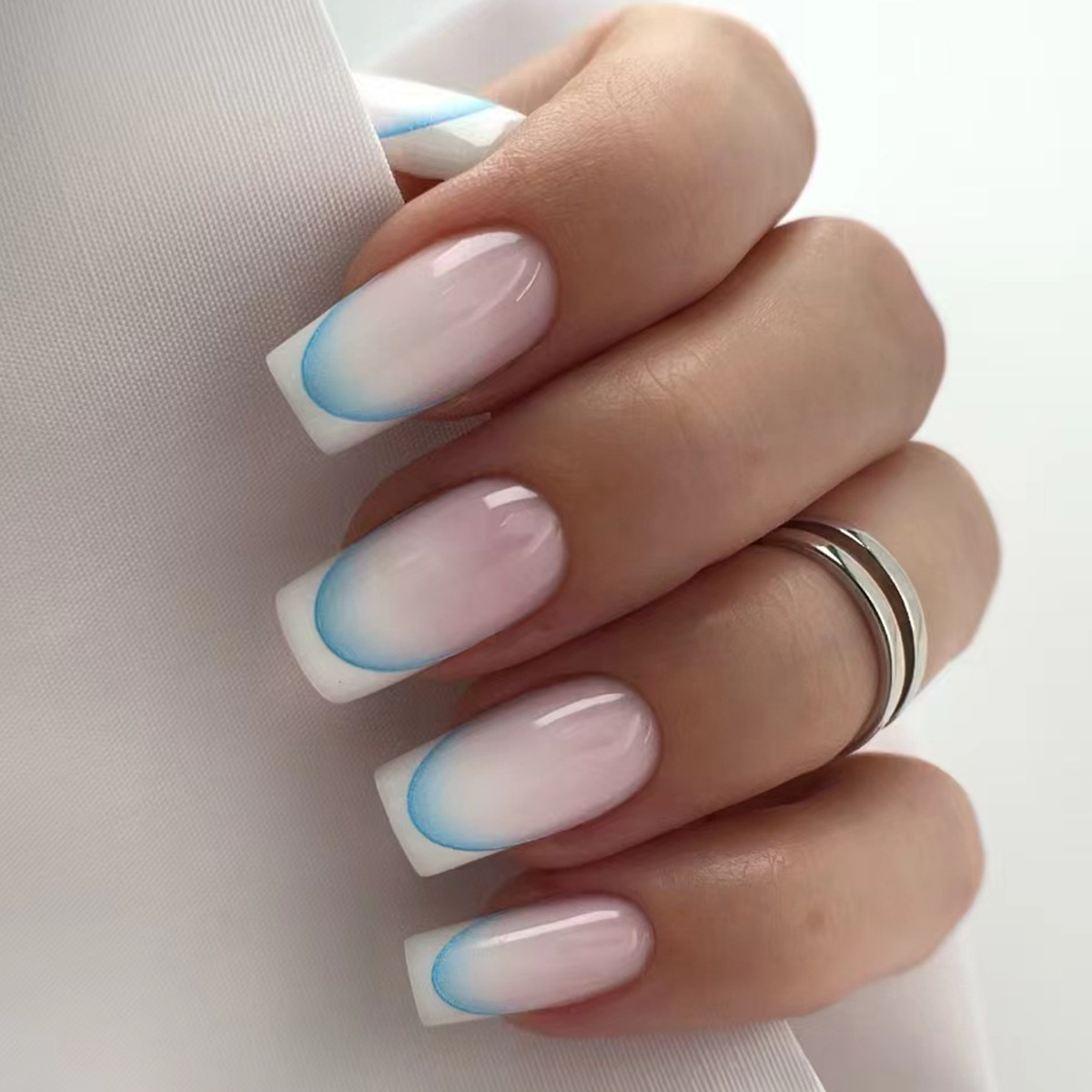 24 قطعة الأظافر وهمية الانتهاء - مراجعة Nail Art Red Cherry وسعره